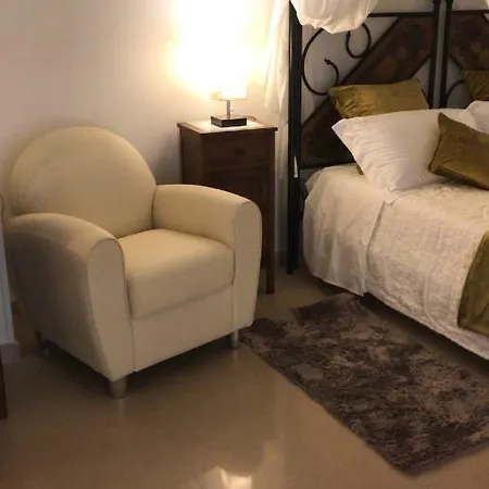 Donna Michelina Dimora * Carmiano (Apulia)